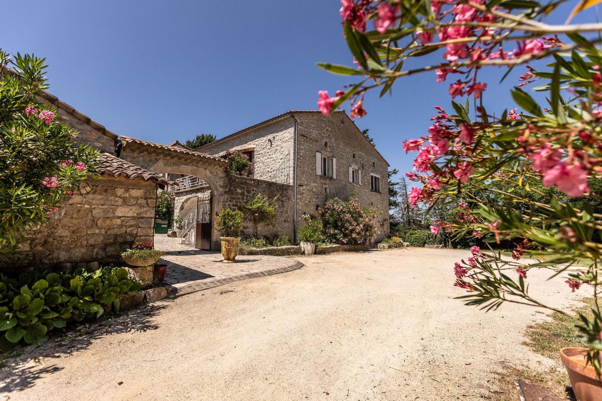 Les Monteils Hotel Grospierres Kültér fotó